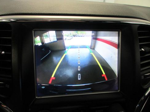 Used 2018 Jeep Grand Cherokee Limited AWD/4WD image 28