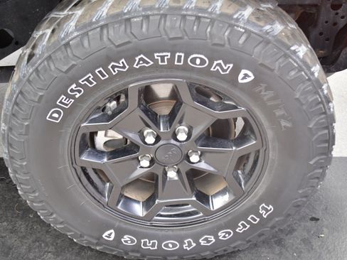 Used 2022 Jeep Gladiator Sport AWD/4WD image 32