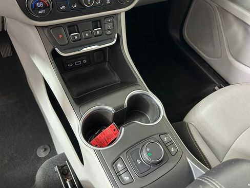 Used 2019 GMC Terrain SLT w/ Preferred Package FWD image 21