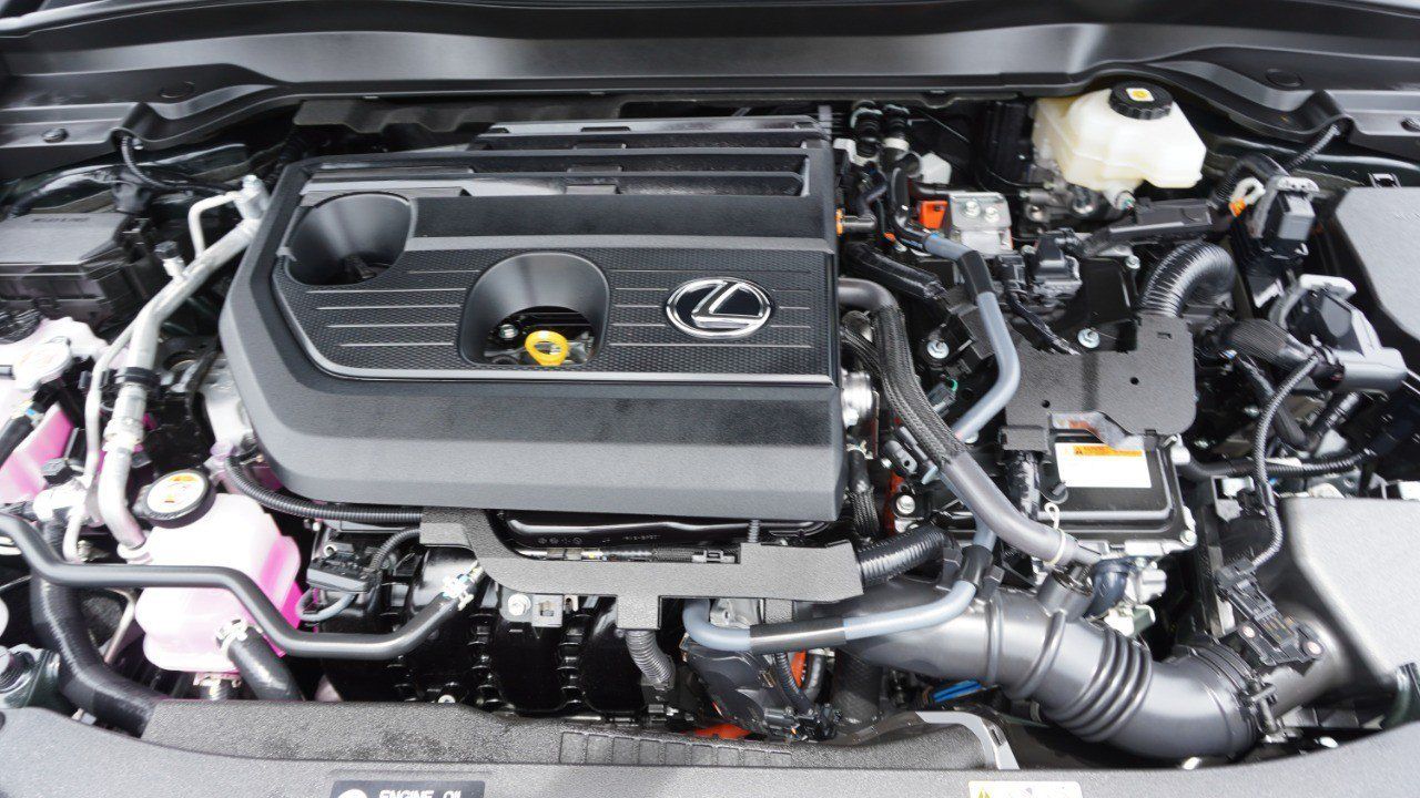 Certified 2026 Lexus UX 300h FWD w/ Accessory Package (2T) image 34