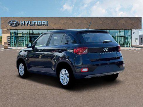 New 2026 Hyundai Venue SE image 5