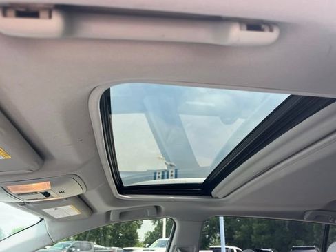 Used 2018 Toyota RAV4 XLE FWD image 26