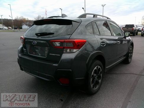 Used 2022 Subaru Crosstrek 2.0i Premium w/ Moonroof Package image 2
