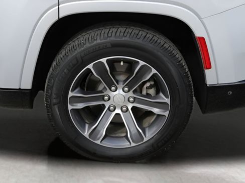 Used 2022 Jeep Grand Wagoneer Series I AWD/4WD image 9