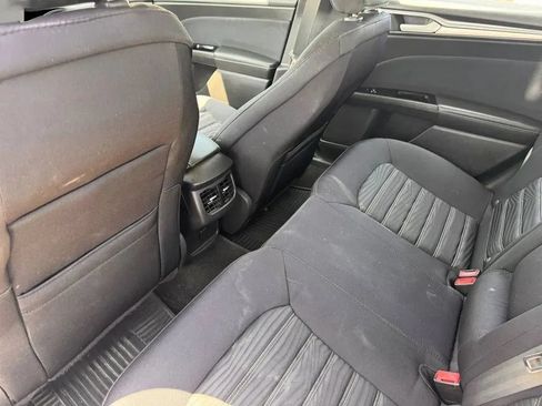 Used 2016 Ford Fusion SE FWD image 13