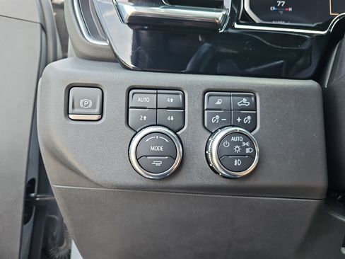 Used 2024 GMC Sierra 1500 Elevation w/ Elevation Premium Package AWD/4WD image 8