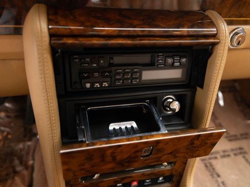 Used 1998 Rolls-Royce Silver Spur image 26