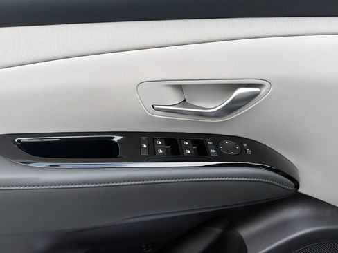 Used 2025 Hyundai Tucson Limited AWD/4WD image 14