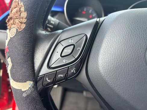 Used 2021 Toyota C-HR XLE FWD image 20