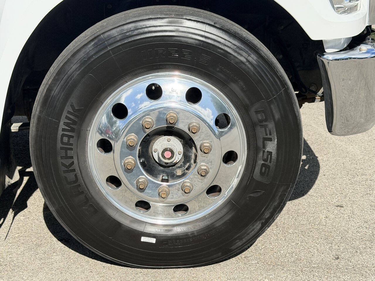 Used 2022 Ford F650 2WD Regular Cab Super Duty image 34