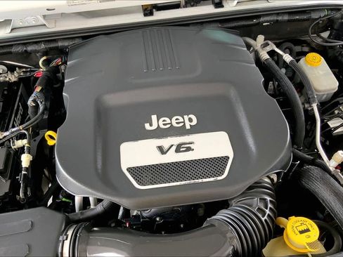 Used 2018 Jeep Wrangler Sport S image 30