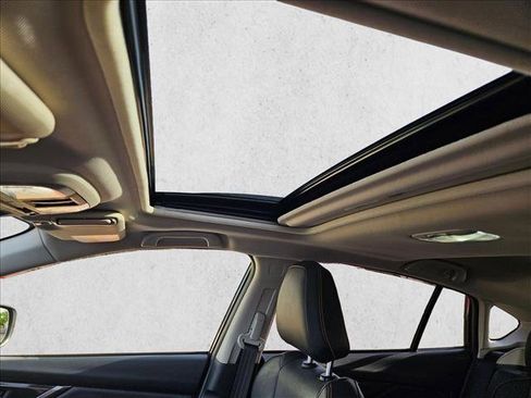 Used 2019 Subaru Crosstrek 2.0i Limited w/ Moonroof Package w/Navigation image 16