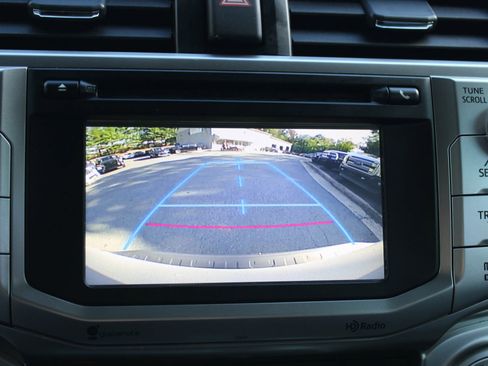 Used 2015 Toyota 4Runner SR5 image 9