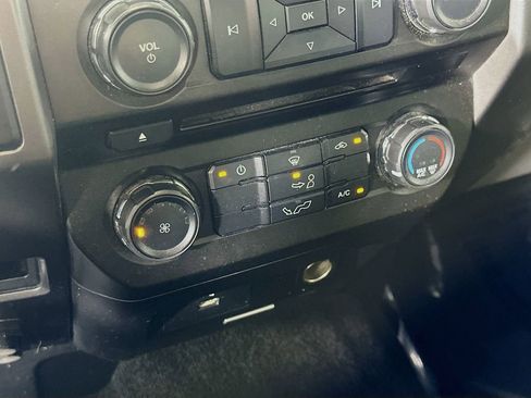 Used 2018 Ford F150 XLT image 25