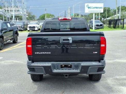 Used 2022 Chevrolet Colorado Z71 w/ Z71 Midnight Edition AWD/4WD image 6
