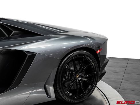 Used 2014 Lamborghini Aventador LP 700-4 AWD/4WD image 18