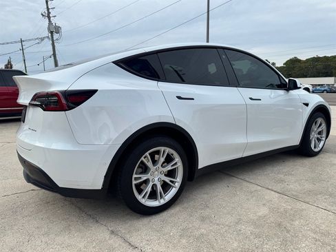 Used 2021 Tesla Model Y Long Range image 4