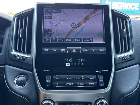 Used 2021 Toyota Land Cruiser Heritage Edition AWD/4WD image 19