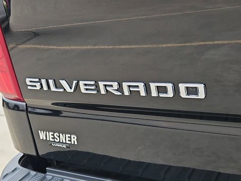 Used 2019 Chevrolet Silverado 1500 LT w/ Texas Edition RWD image 10