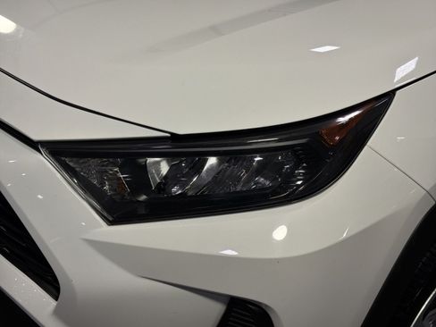 Used 2021 Toyota RAV4 LE FWD image 13