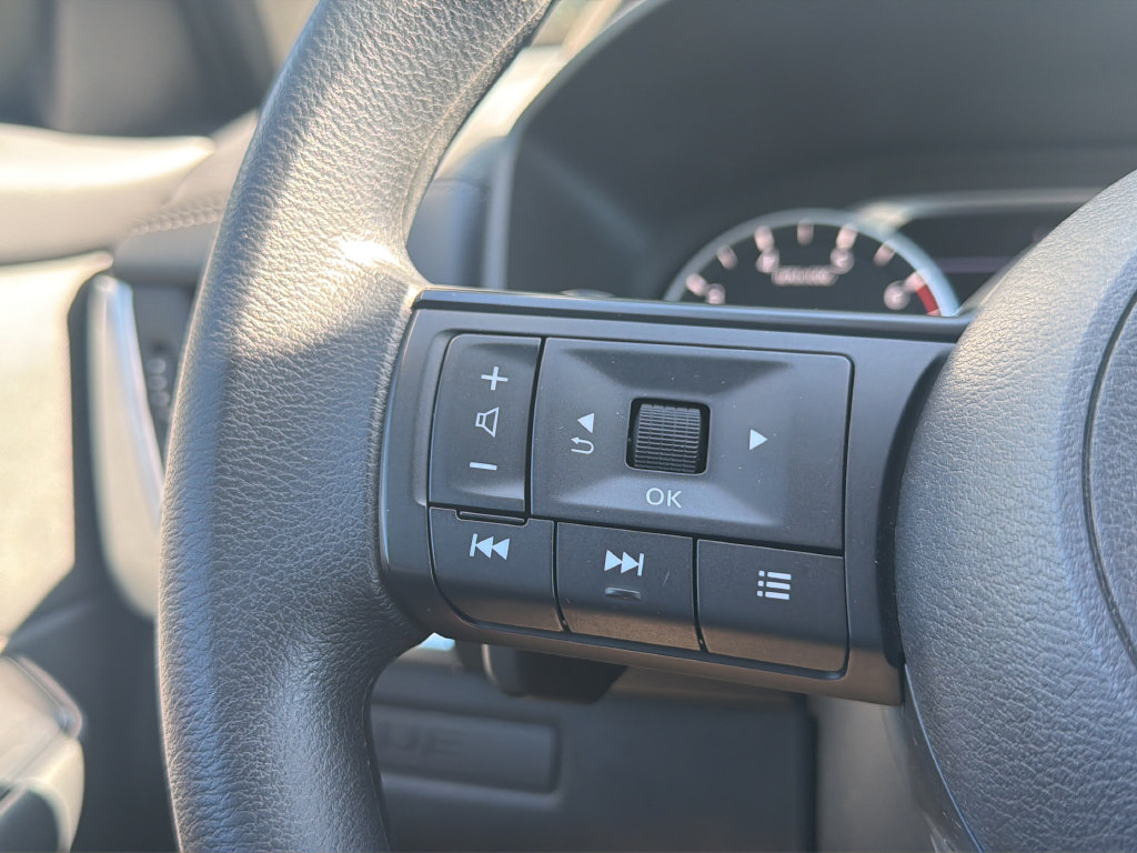 Used 2024 Nissan Rogue S FWD image 22