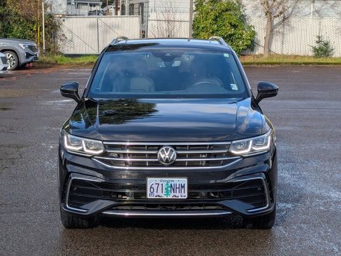 Certified 2022 Volkswagen Tiguan SEL R-Line image 8