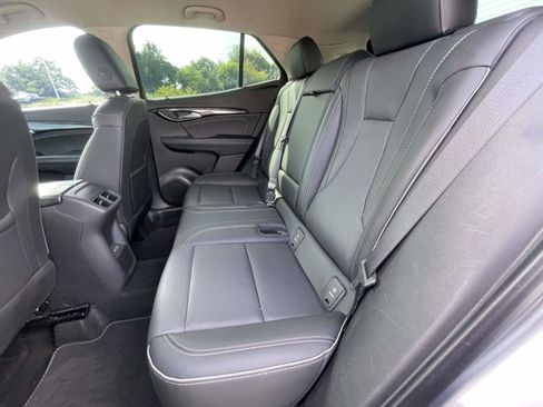 Used 2022 Buick Envision Essence w/ Safety Package FWD image 13
