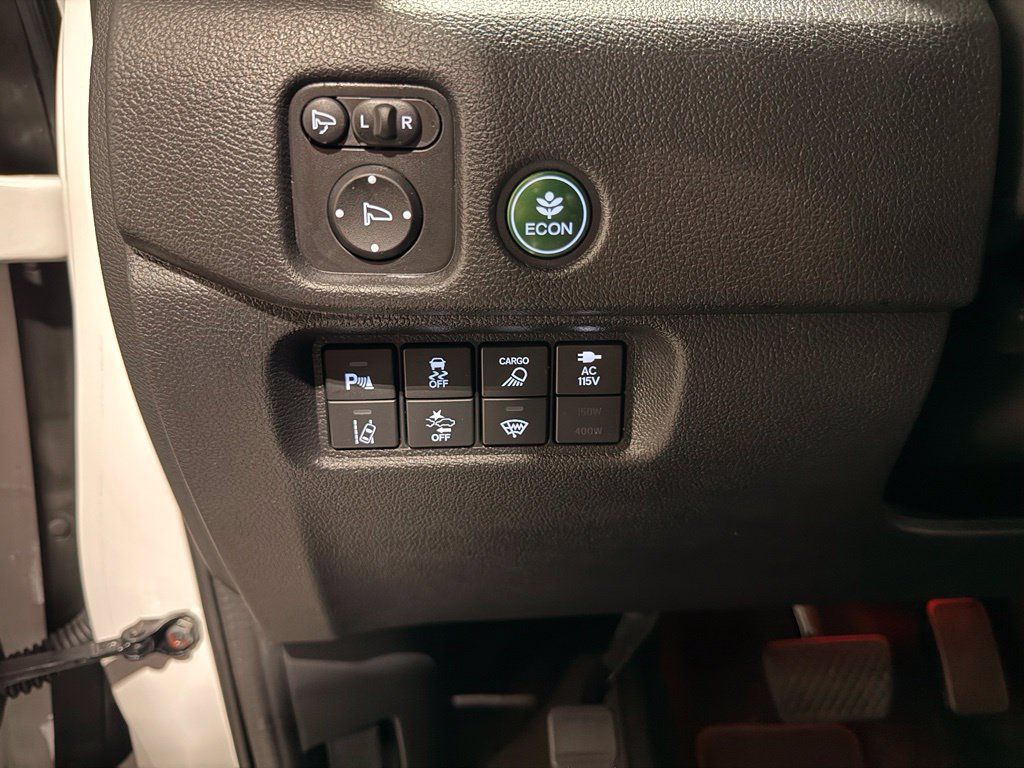 Used 2025 Honda Ridgeline Black Edition image 16
