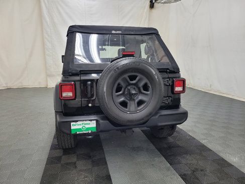 Used 2018 Jeep Wrangler Unlimited Sport AWD/4WD image 6