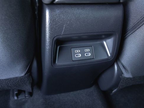 Certified 2025 Toyota Corolla SE image 29