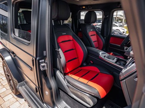 Used 2025 Mercedes-Benz G 63 AMG 4MATIC image 34
