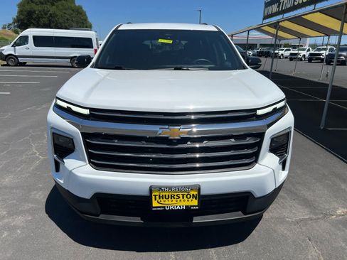 Used 2025 Chevrolet Traverse LT AWD/4WD image 4