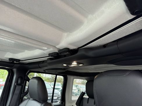 Used 2023 Jeep Wrangler Unlimited Sahara w/ Cold Weather Group AWD/4WD image 28