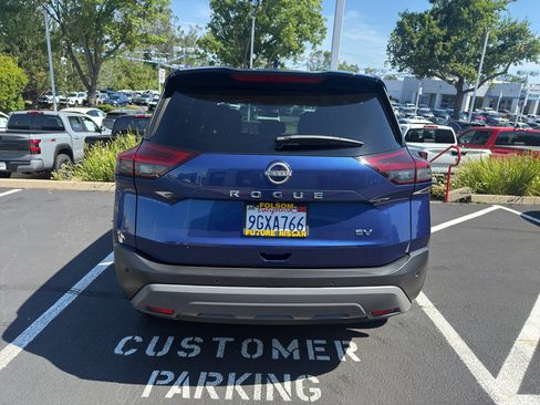 Used 2023 Nissan Rogue SV FWD image 6