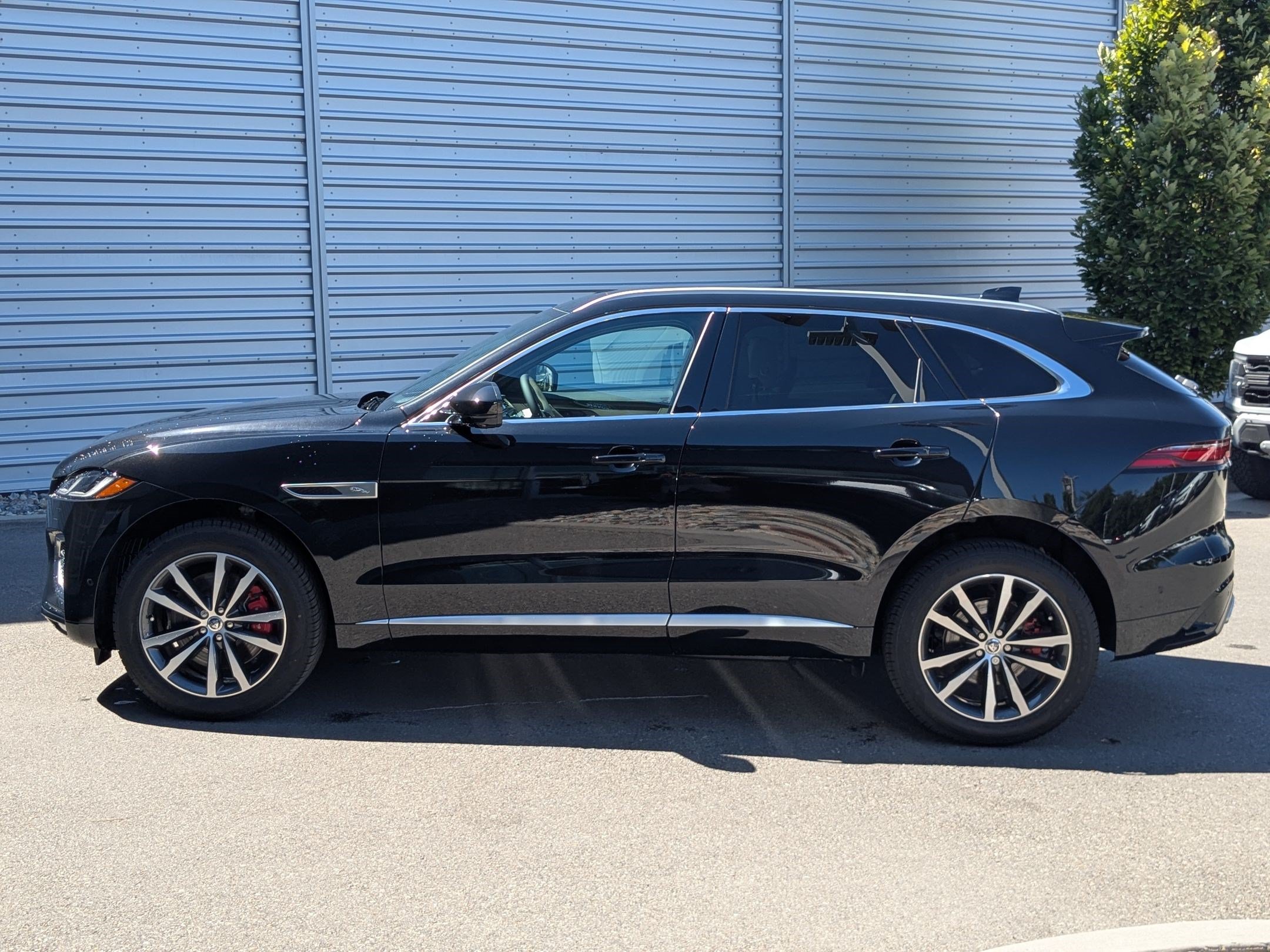 New 2026 Jaguar F-PACE R-Dynamic S AWD/4WD image 8