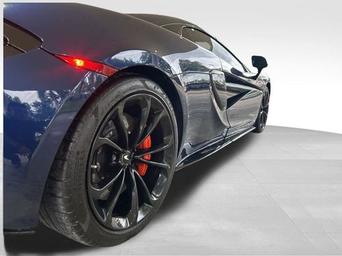 Used 2020 McLaren 570S Spider image 23