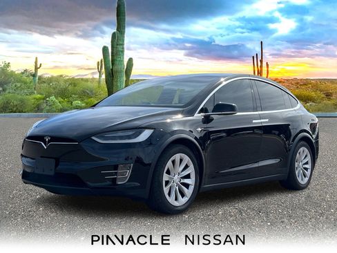 Used 2018 Tesla Model X 75D image 1