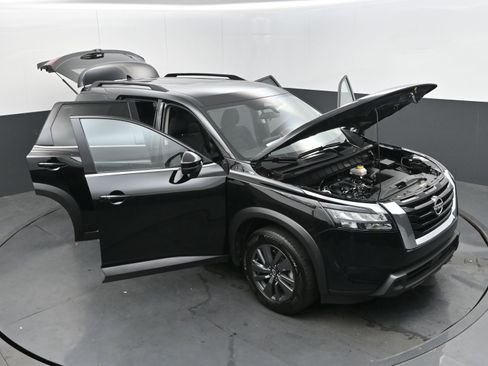 Used 2024 Nissan Pathfinder SV image 39