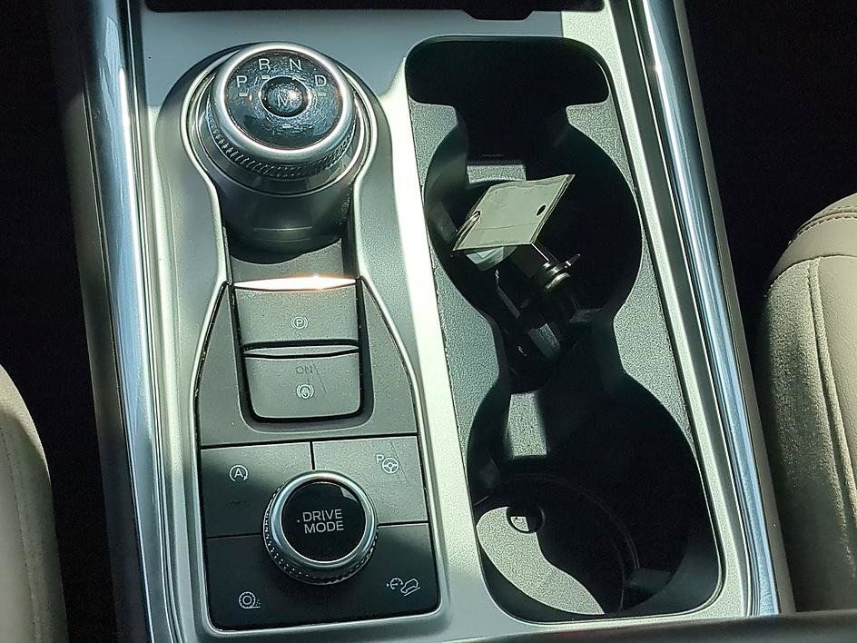 Used 2020 Ford Explorer Platinum w/ Premium Technology Package AWD/4WD image 28
