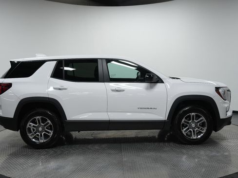 Used 2025 GMC Terrain Elevation image 9