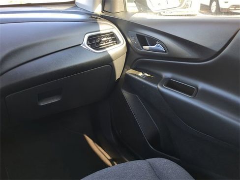 Used 2023 Chevrolet Equinox LT image 19