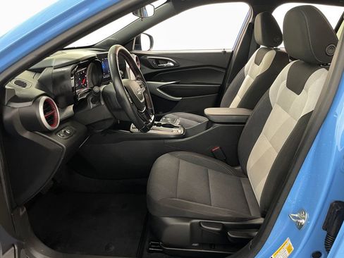 Used 2024 Chevrolet Trax RS w/ Driver Confidence Package FWD image 6