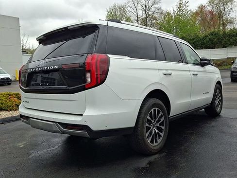 Used 2025 Ford Expedition Platinum AWD/4WD image 4