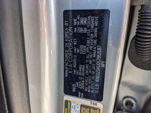 Certified 2025 Kia Soul LX image 38