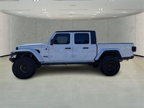 Used 2024 Jeep Gladiator Sport image 6