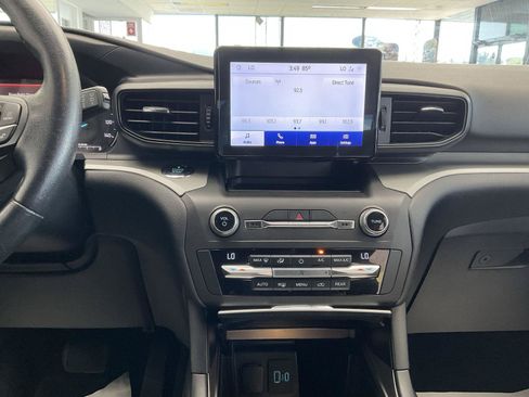 Used 2020 Ford Explorer XLT AWD/4WD image 17
