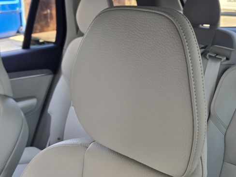 Certified 2025 Volvo XC90 T8 Core w/ Protection Package image 22