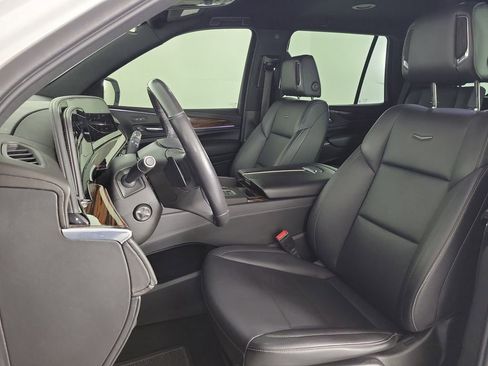 Used 2021 Cadillac Escalade Luxury RWD image 17
