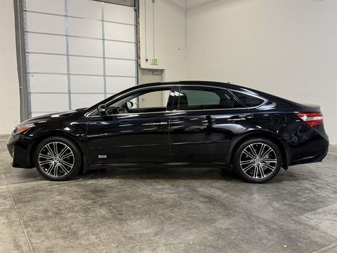 Used 2015 Toyota Avalon XLE Touring Sport Edition FWD image 4