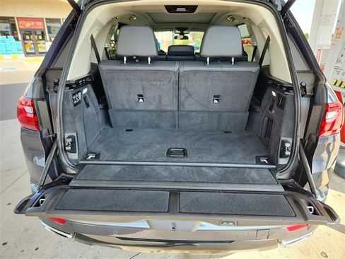 Used 2021 BMW X7 xDrive40i w/ Premium Package image 14